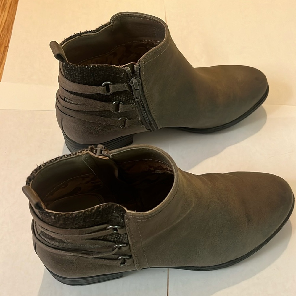 🏔️ White Mountain ankle boots, size 7.5 very good condition